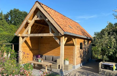 eiken bijgebouw rustiek afgewerkt