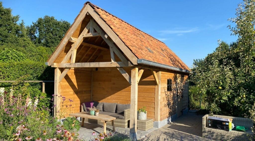 eiken bijgebouw rustiek afgewerkt