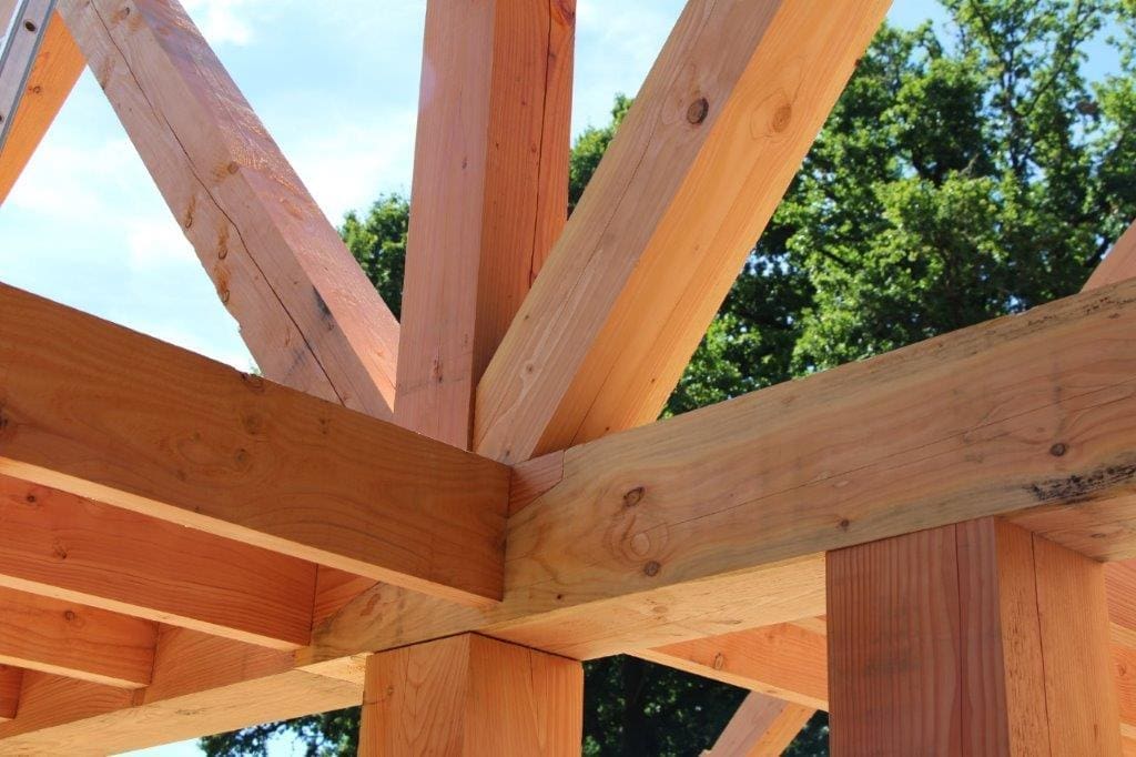 eiken bijgebouw detail verbinding montage